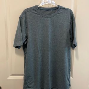 Mens lululemon shirt size large